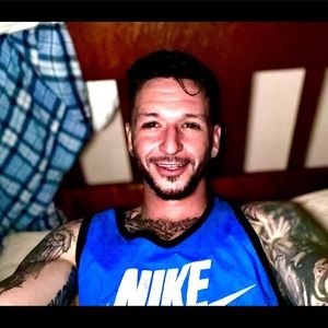 Meet your Posher, Dakota